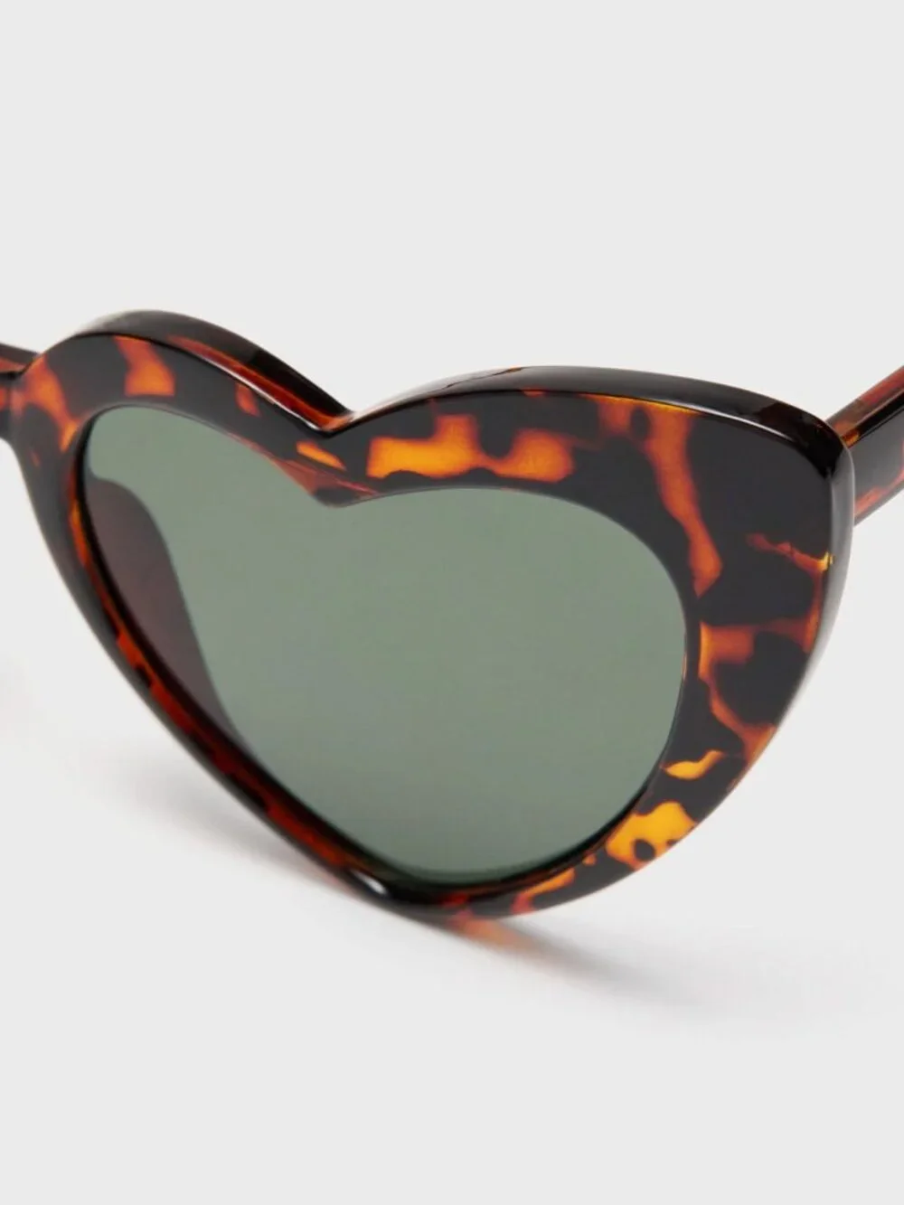 New Tuckernuck JAXY A.J. Morgan Heart Sunglasses Tortoise